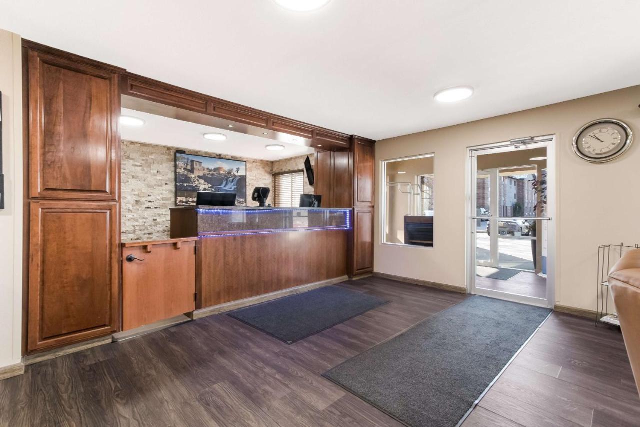 Best Western Empire Towers Sioux Falls Bagian luar foto